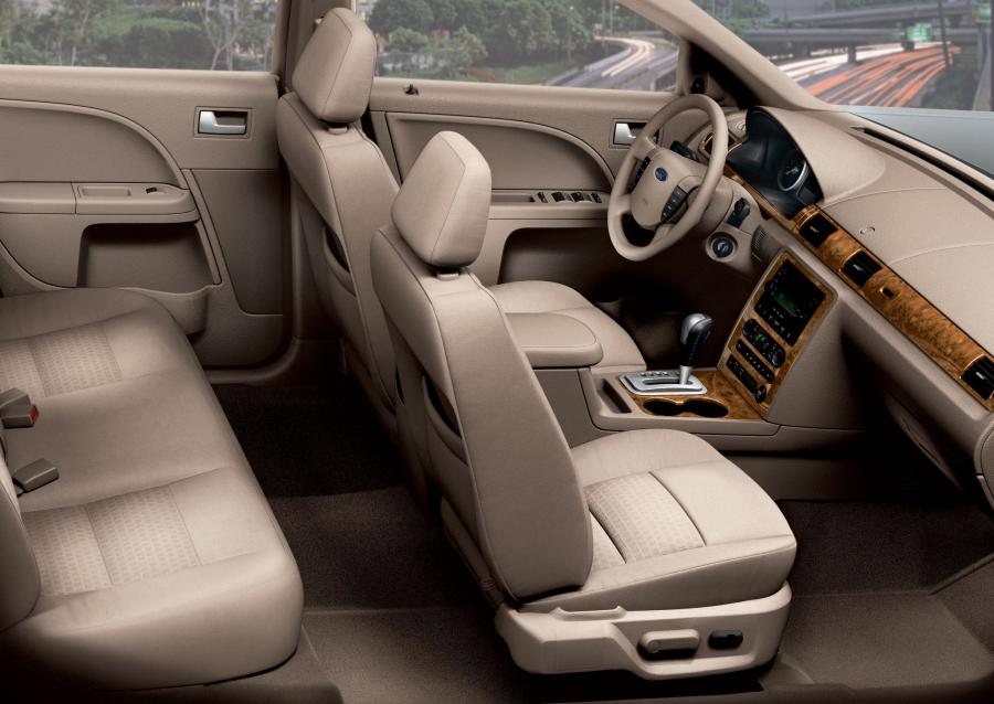  Ford Five Hundred 2005 года  (фото 18 из 99)